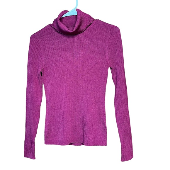 Babaton by Aritzia Compel Turtleneck Fuchsia Women’s Size Medium Ribbed Top - Picture 8 of 9